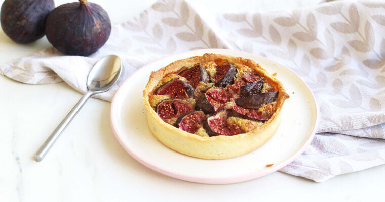 Tarte amandine aux figues et à la pistache